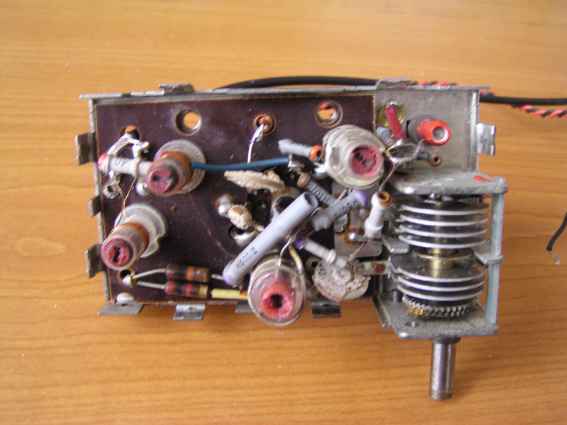 Tuner pogled spodaj